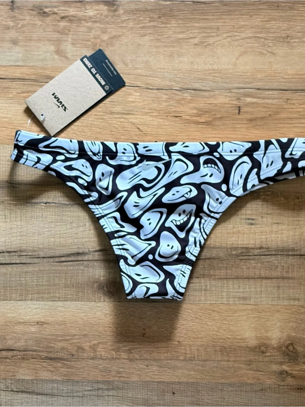 Nike Black and White Hydrastrong Swim Bottoms Sz M